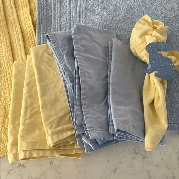 Williams Sonoma Light Blue and Soft Yellow napkins set of 8 - Picture 1 of 7